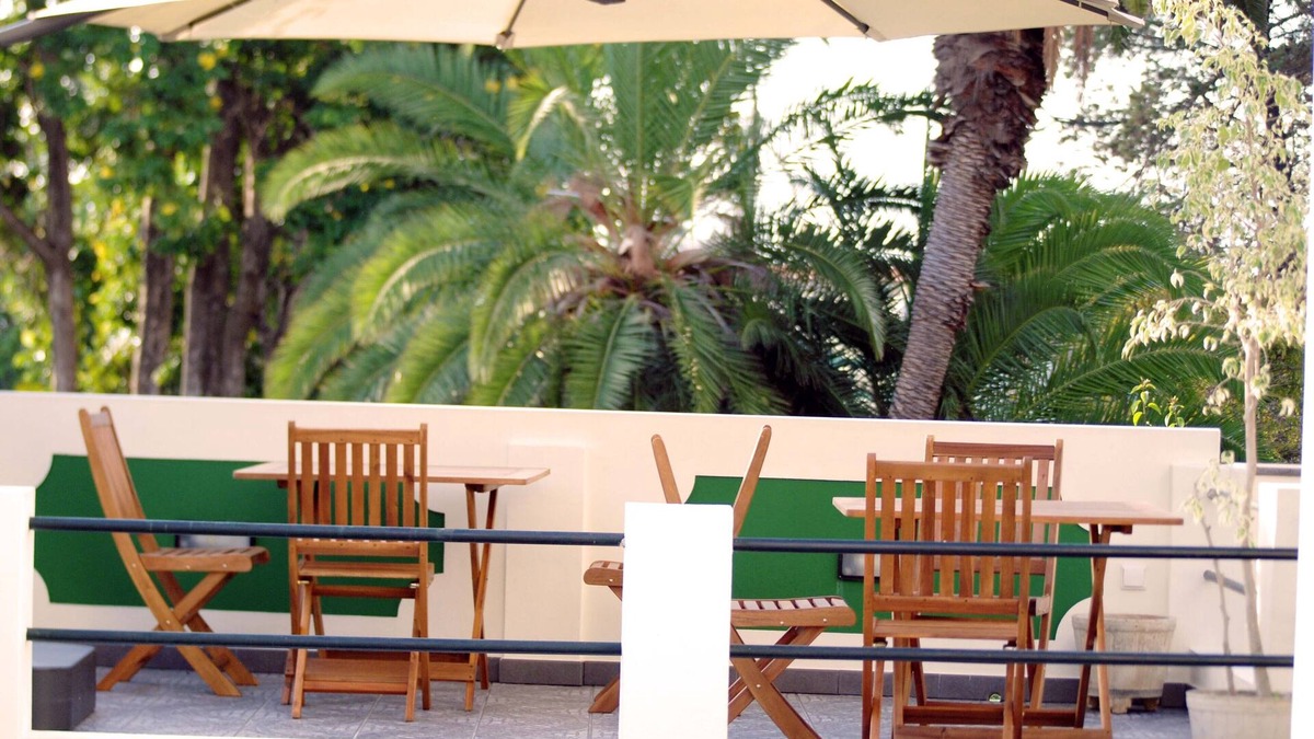 Sao Martinho Villa | Funchal cozy VILLA, 1 km to sea & city, WIFI, garden, garage, BBQ AL402