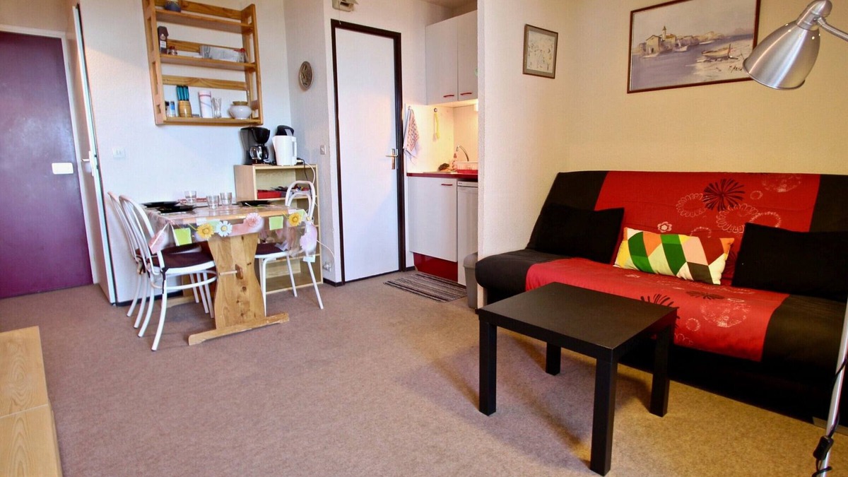 Chamrousse Apartment | Functional Studio Cabin for 4, South-Facing Balcony, Ski-In/Ski-Out