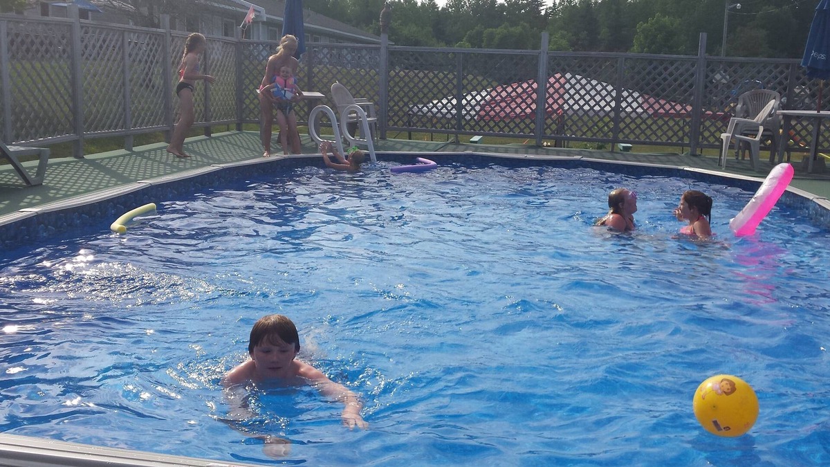 Edgetts Landing Hotel | Fundy Rocks Resort Motel Dbl Room Minutes to Hopewell Rocks