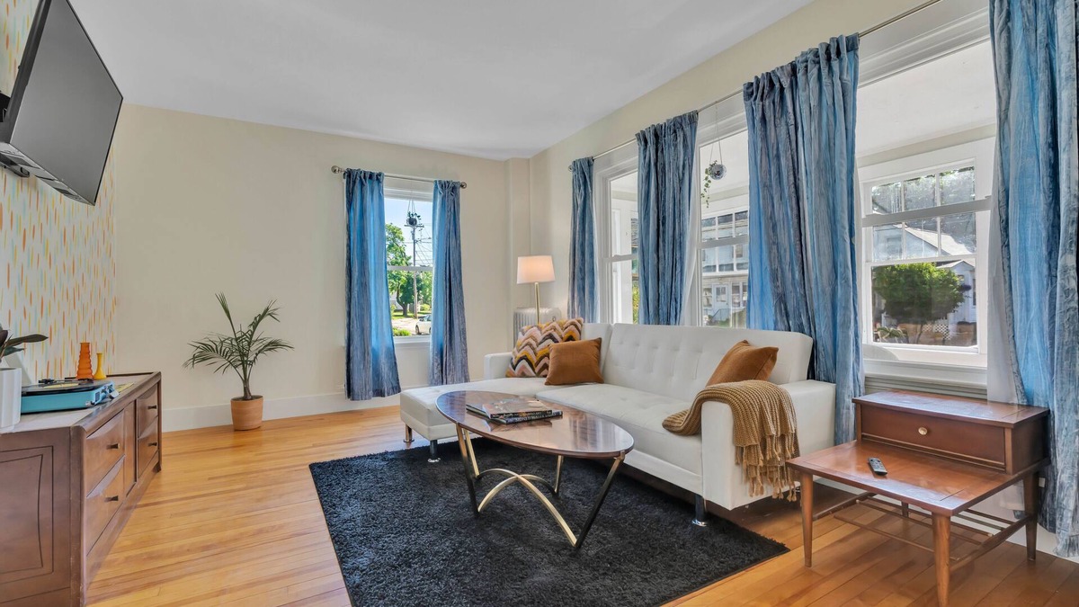 Sanford Apartment | Funky Bunk