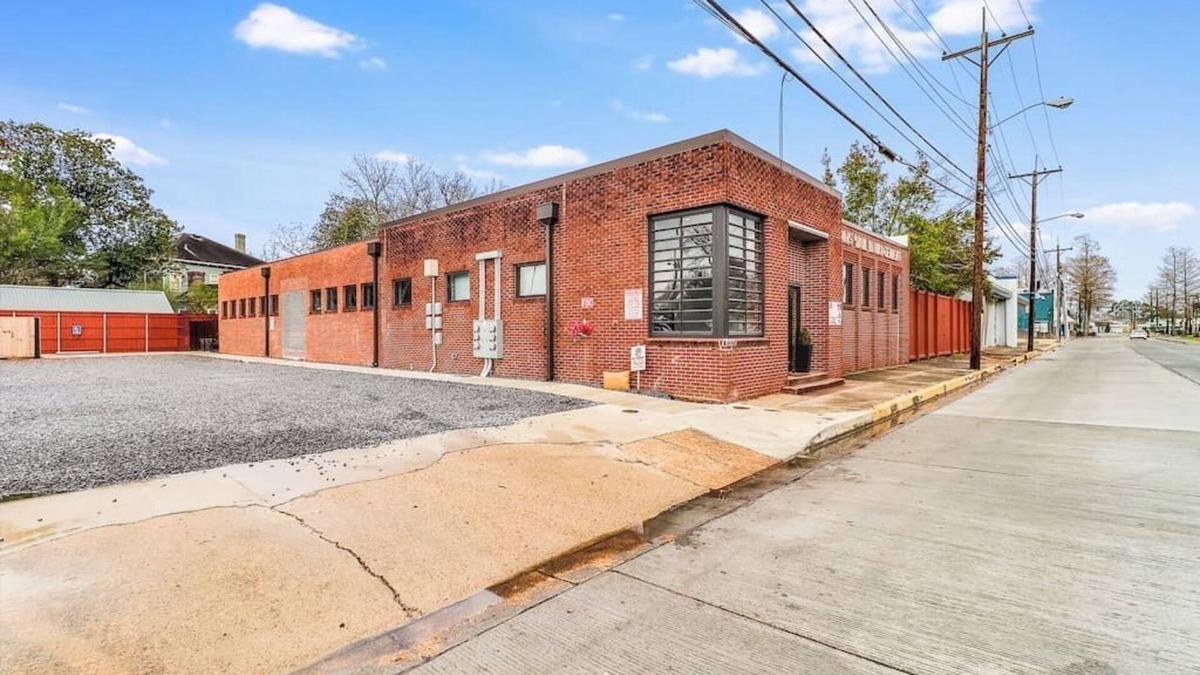 Downtown Apartment | Funky Downtown Flat with Gameroom & Firepit