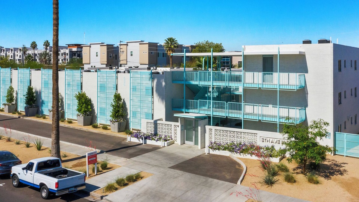 Roosevelt Apartment | Funky Pool Side Cabana in DTPHX