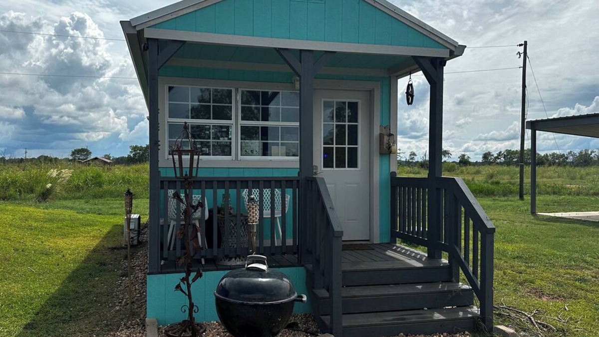 Gardner Cabin | Funny Farm Tiny Cabin