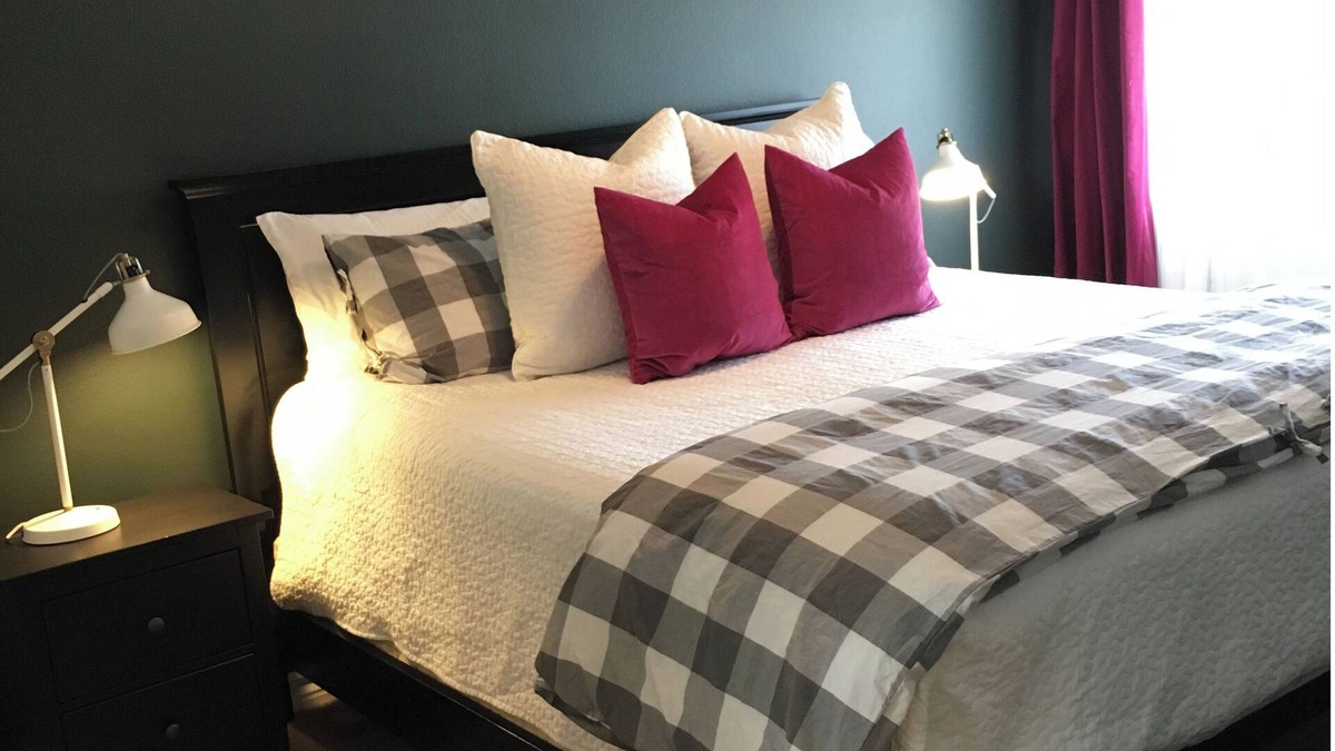 Hermosa Village Condo | Funtierland + Arendelle + Walk to Disneyland + Nursery + Pool