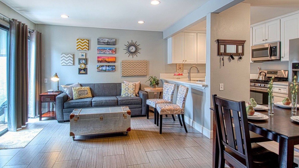 Hermosa Village Condo | Funtierland + Maleficent's Retreat + Walk to Disney + 3 Pools + Netflix