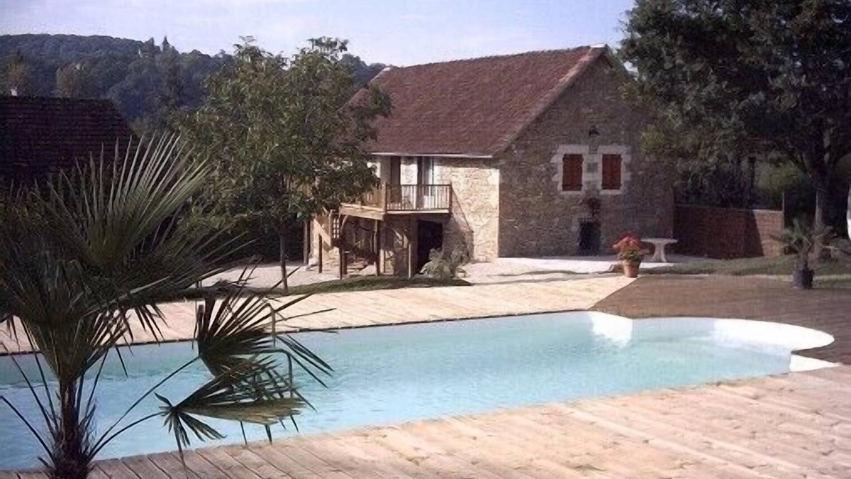 Les Quatre-Routes-du-Lot Cottage | furnished accommodation in the town of Quatre Routes du Lot