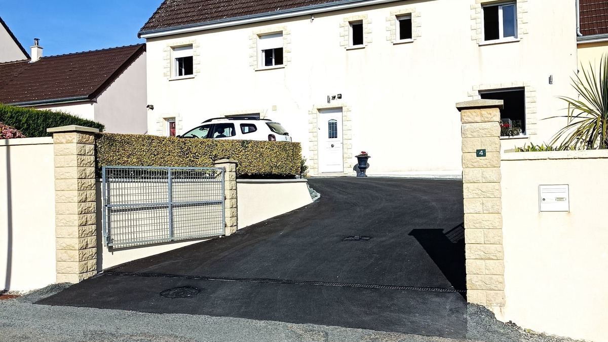 Les Moitiers-d'Allonne Apartment | Furnished apartment 50 m 2 for 4 pers. max 1500 m from the Hatainville beach.