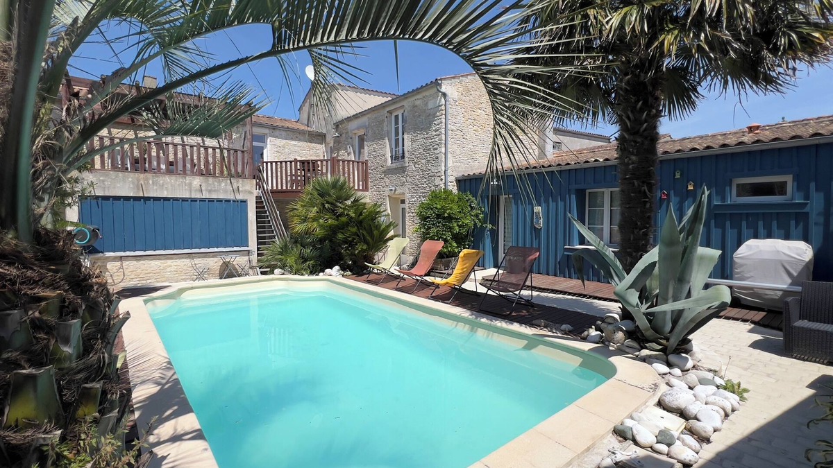 Saint-Georges-d'Oleron Apartment | Furnished apartment with swimming pool