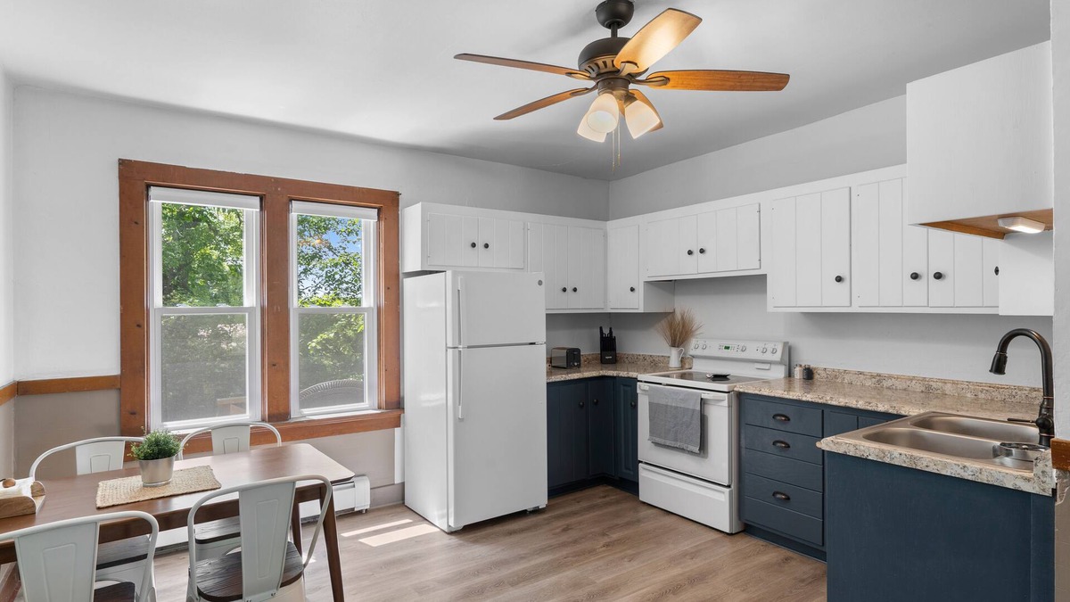 Grafton Other | Furnished 2 bedroom Farmhouse in Grafton-Pet Friendly