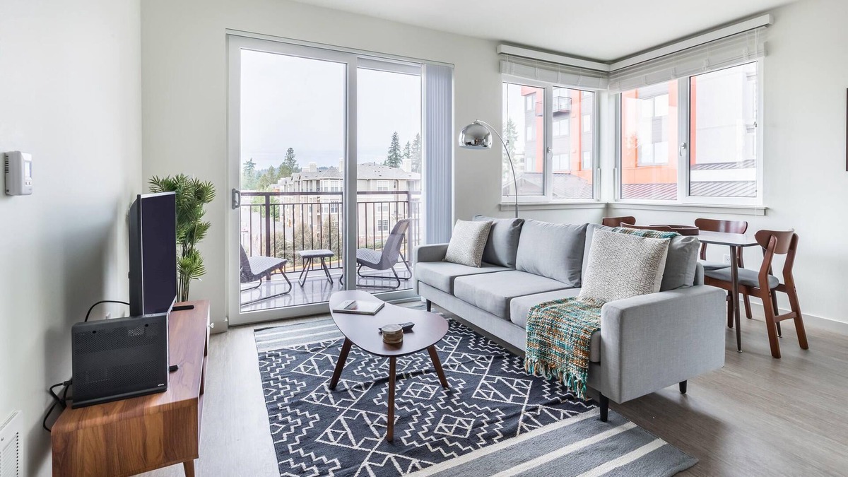 Redmond Apartment | Furnished 2BR in Redmond, Parking + Pet-Friendly