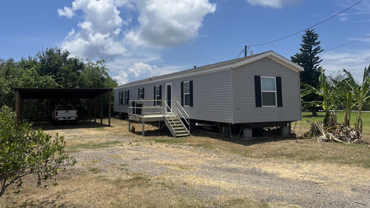 Empire House | Furnished 3 Bedroom 2 Bath Home w/ Covered Parking