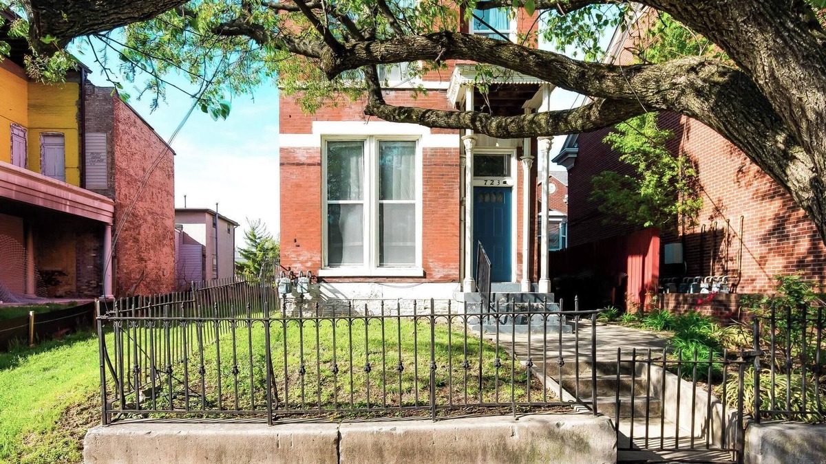 Phoenix Hill Apartment | Furnished Accommodations, 1 Block from UL Hospital, Ten minutes from everything.