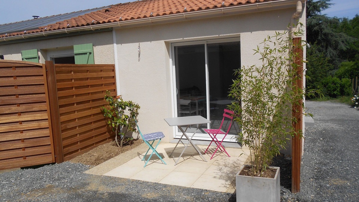 La Chapelle-Basse-Mer Apartment | Furnished apartment in the Nantes vineyards near the banks of the Loire River