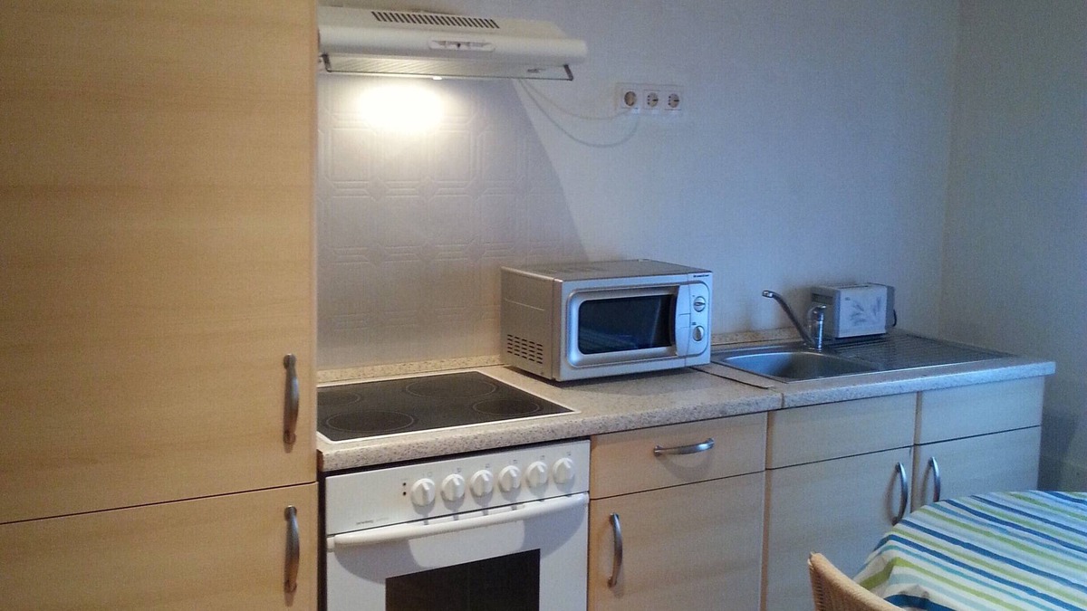Odenkirchen-Mitte Condo | Furnished apartment 1-4 people