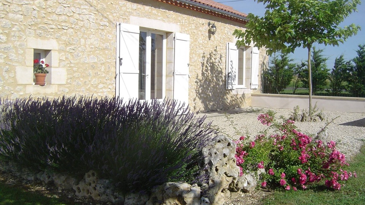 Mauroux House | Furnished barn with all comforts, beautiful view of the valley