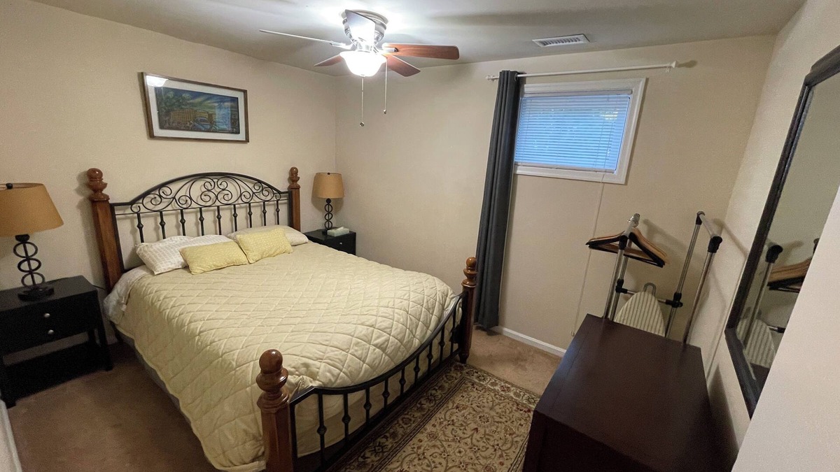 Franconia House | Furnished basement/Private entrance in Kingstowne, Alexandria, utilities incl.