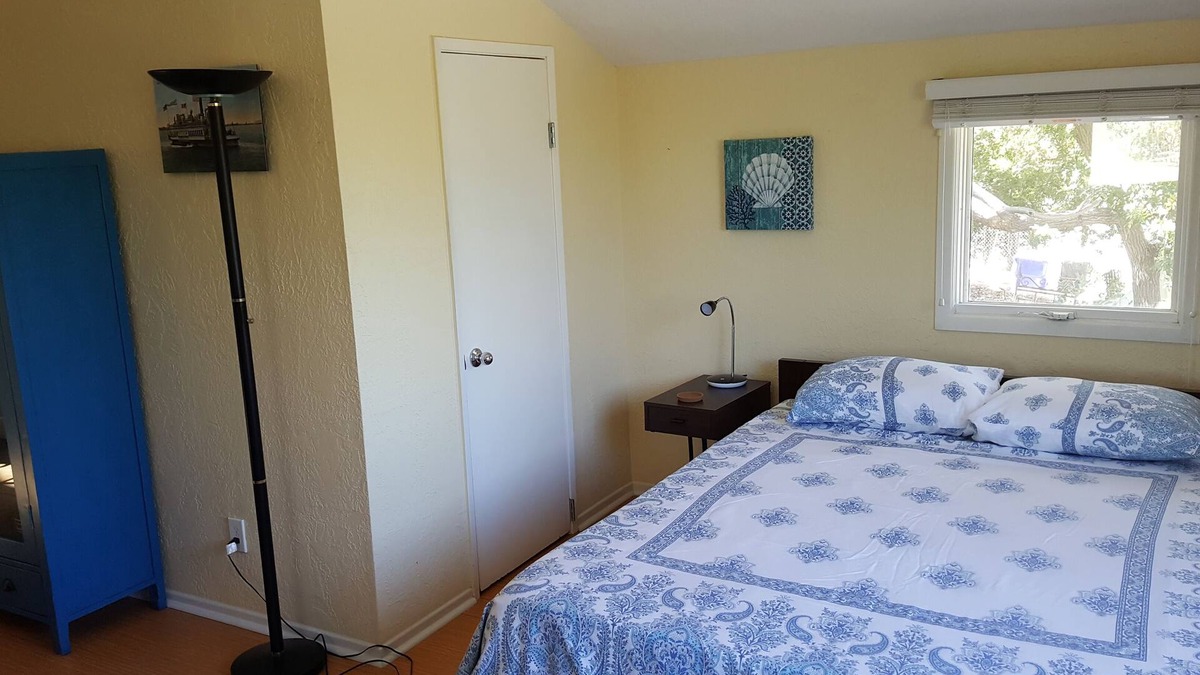 Middletown Apartment | Furnished Bright Quiet Studio Flat In Mission Hills (SD)