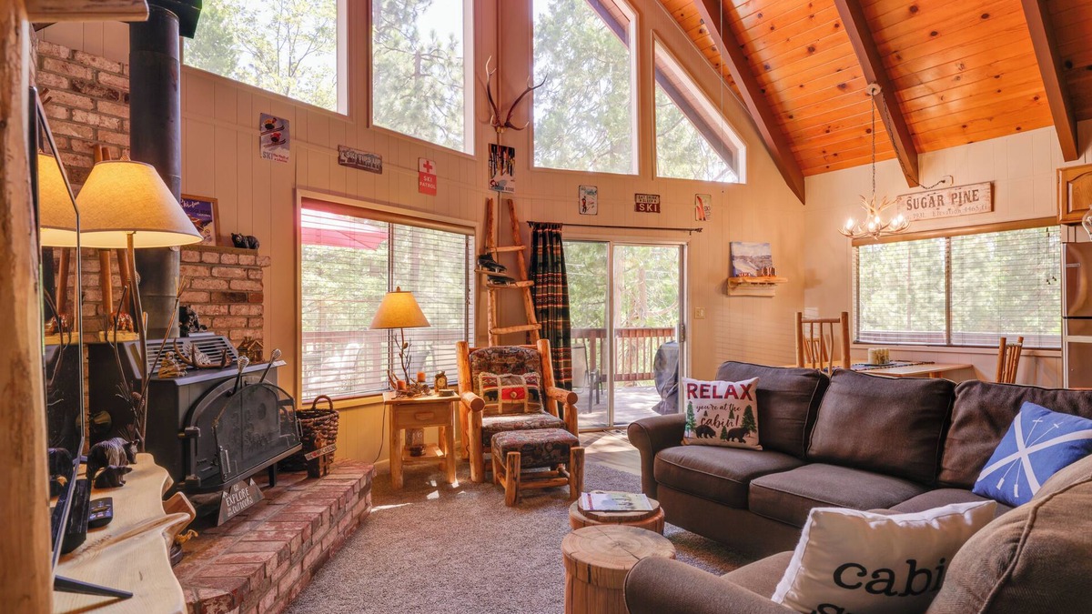 Mi-Wuk Village Cabin | Furnished Deck: High Sierra Cabin in Twain Harte!