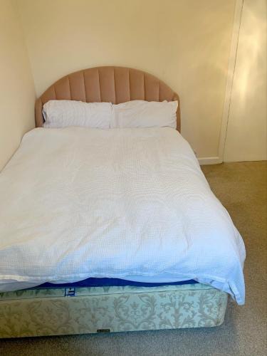 Johnstone Bed & Breakfast | Furnished double room