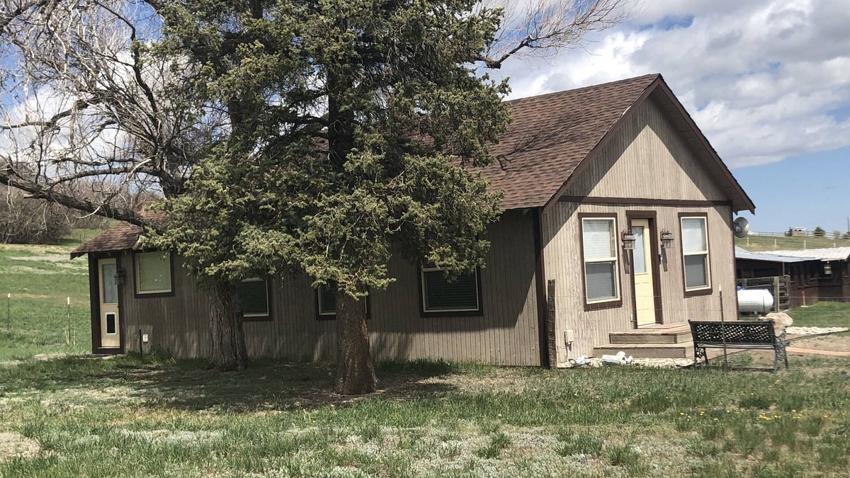 Larkspur House | Furnished home in the Country
