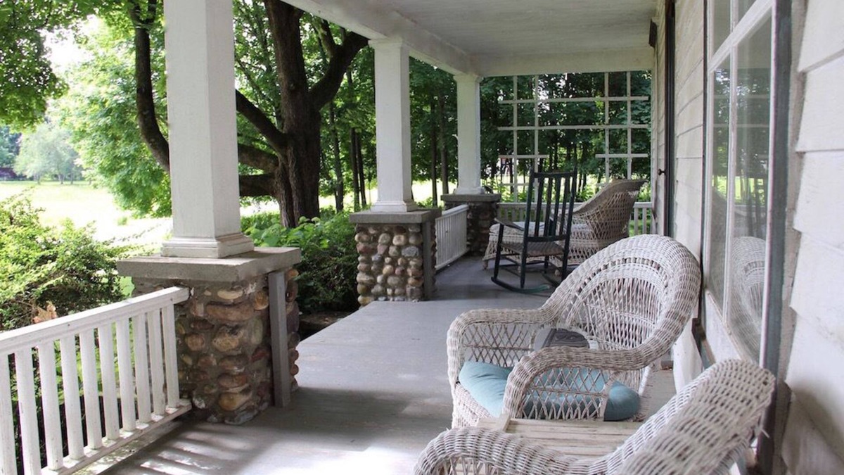 Town of Clermont House | Furnished monthly rental, near Rhinebeck & BARD - A "Modern Country Classic"