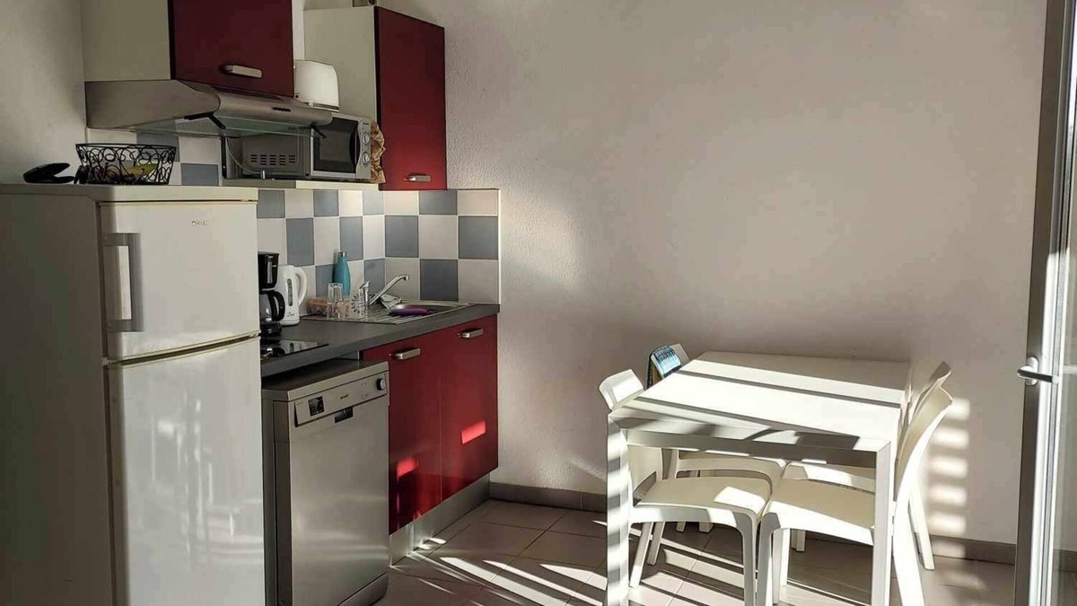 Argeles-sur-Mer Boat Rental | Furnished rental : Bright and air-conditioned 6/8-bed apartment.