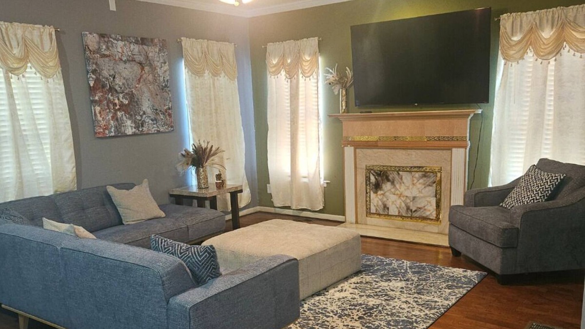 Atlanta House | Furnished Room in Downtown ATL - Walk to GWCC & Mercedes-Benz-Private Bath