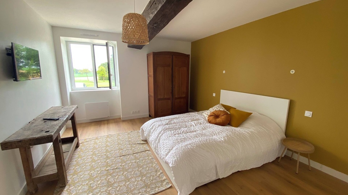 Langouet House | Furnished room with en-suite shower and toilet