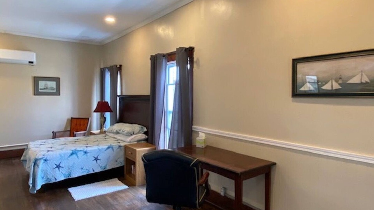 Hannibal Apartment | Furnished studio apartment in the heart Historic Hannibal, Missouri.