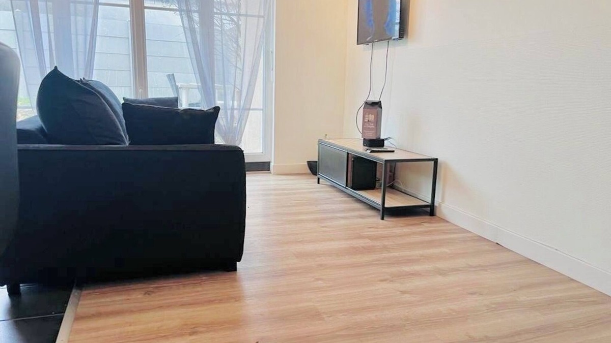 Troyes Apartment | Furnished T2 with garden and parking located in Troyes near the city center