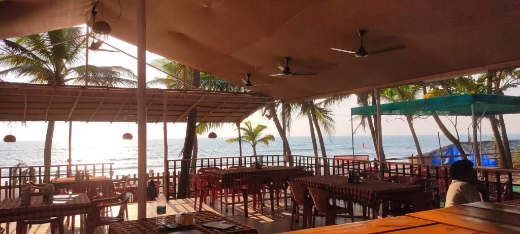 Sernabatim Hotel | Furtado's Beach Front Family Restaurant, Rooms wedding venue and Party Place