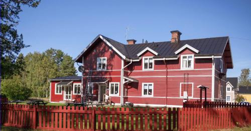 Furudal Hostel | Furudals Vandrarhem och Sjöcamping