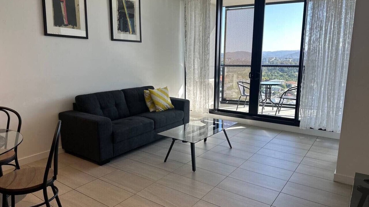 Fortitude Valley Apartment | FV Flatiron Deluxe 2BD Apt+ Infinity Pool+1C