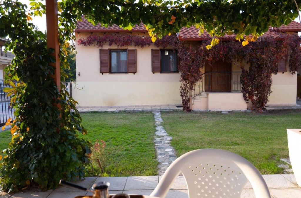 Tsakoi House | Fyllenia Country Home, Aridaia, Pozar Baths