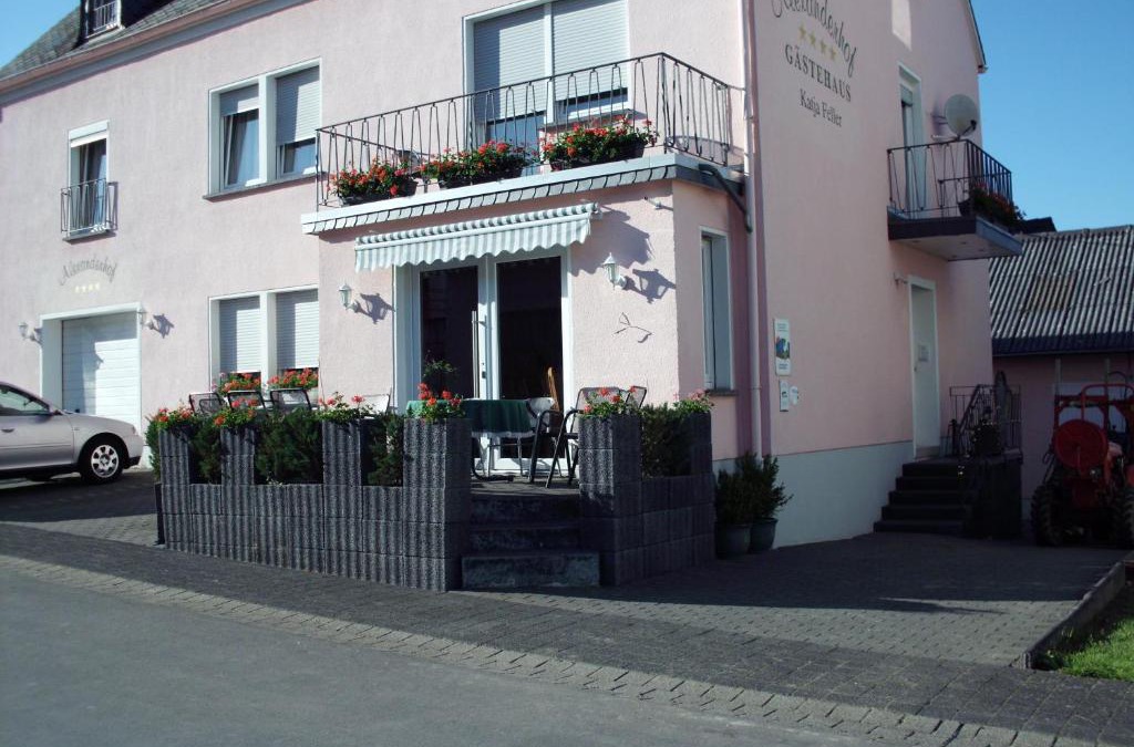 Leiwen House | Gästehaus Alexanderhof