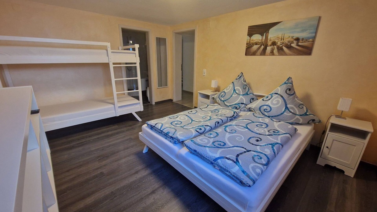 Rust Apartment | Gästehaus Dimura - Nichtraucher-ferienwohnung für Max. 8 Personen