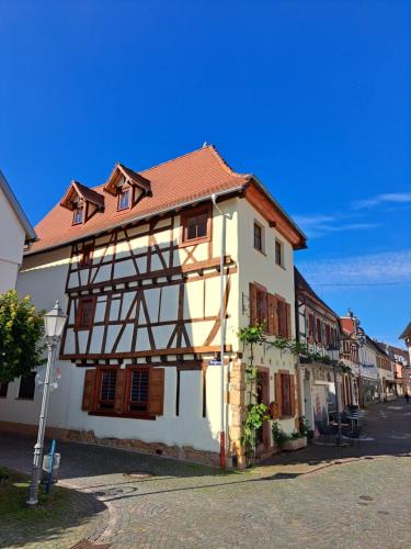 Bad Bergzabern House | Gästehaus Merlin mit Saunabereich