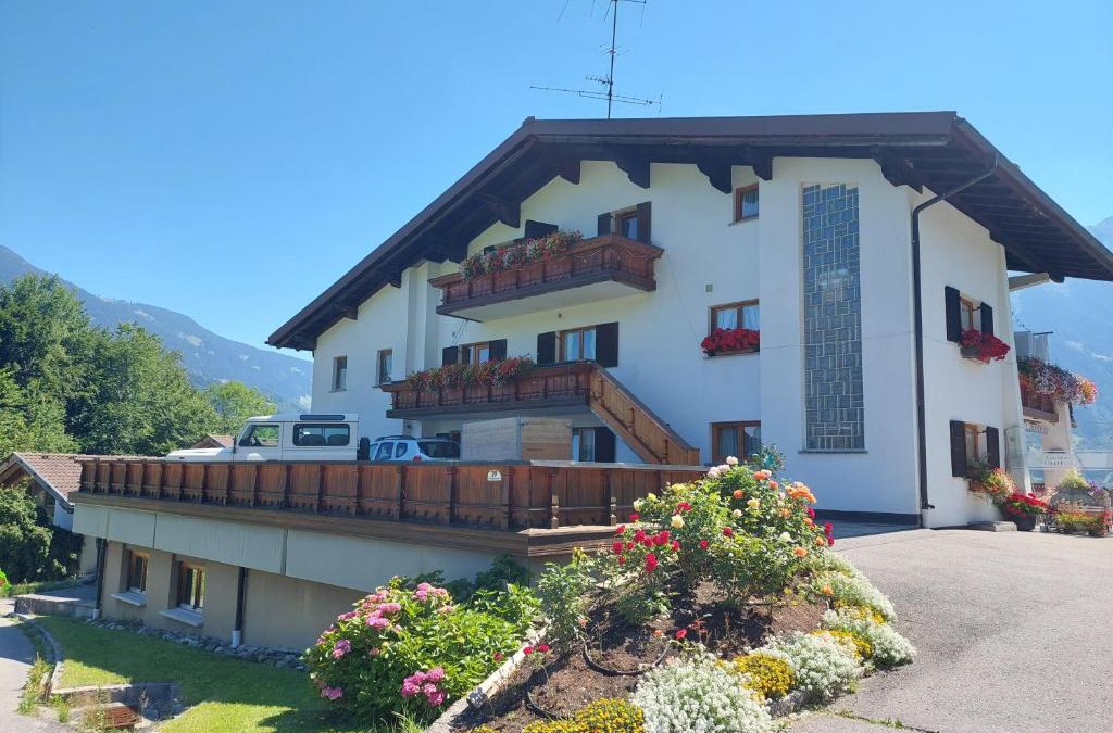 Tschagguns Apartment | Gästehaus Rundblick