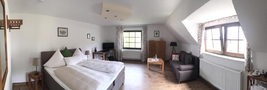 Kronenburg Bed & Breakfast | Gästezimmer Gier