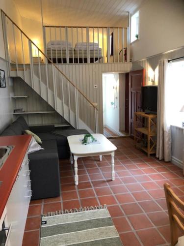 Soderkoping House | Gårdshuset