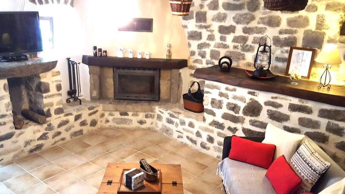 Saint-Pons House | Gîte à la Campagne Avec Vue, 3ch, Terrasse et Jardin Privatifs