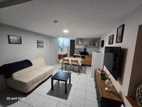 La Tardiere Apartment | Gîte 2 adultes et 2 enfants à 30mn PuyduFou