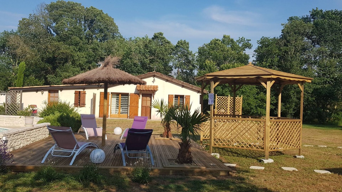 Bussac-Foret Cottage | GÎTE 2 Epis "TI CASE" ALL COMFORT