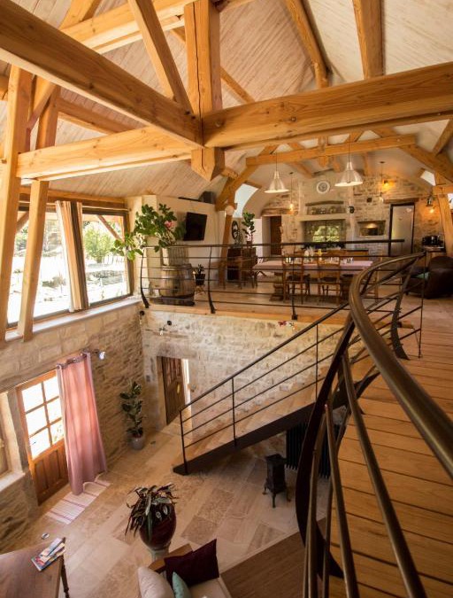 Antully House | Gîte 2 La grange des hirondelles 3 lits doubles 6 adultes situé entre Bourgogne MORVAN et Vignoble Maison entière labellisée à Gîte de France sous 71 G 2005 labellisé 3 épis - Loft grand volume dans corps de ferme rénovée ANTULLY chez MAYMARD Yannick