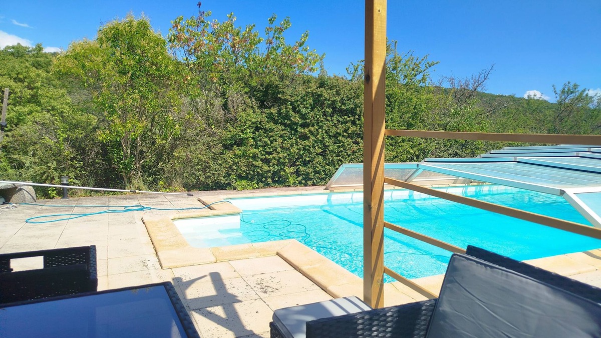 Villeneuve-de-Berg Apartment | Gîte 2 places Vallée de l'Ibie - South Ardèche in a quiet area with swimming pool