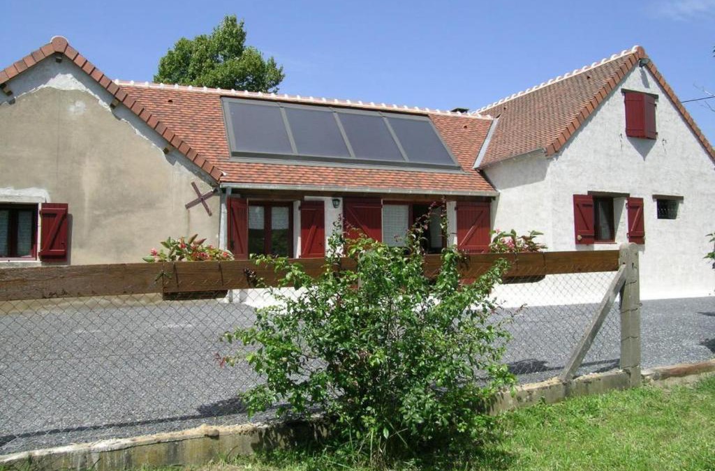 Dompierre-sur-Besbre House | Gîte 3 chambres proche attractions avec jardin & Wi-Fi - FR-1-489-51