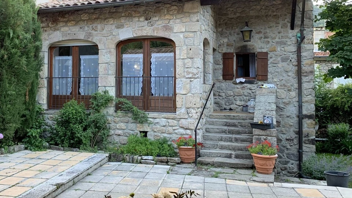 Jaujac House | Gîte 3 Confort Avec Piscine Privée au Coeur de L'ardèche