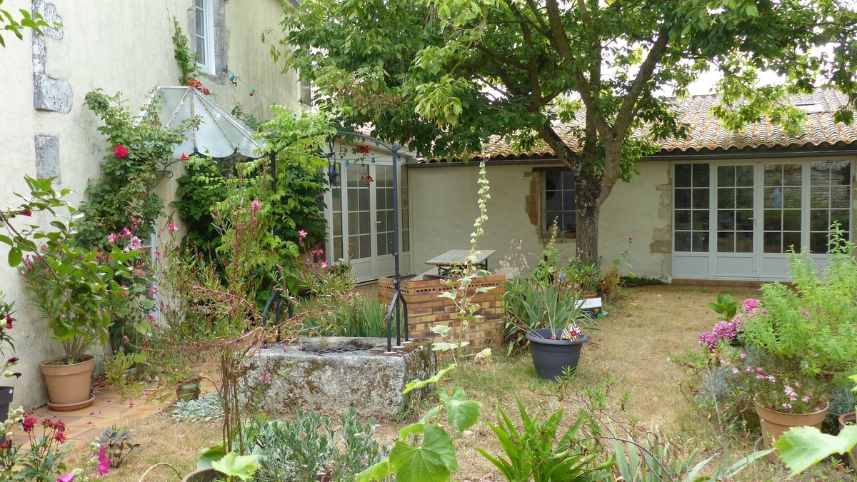 Marsilly House | Gîte 4 persons; Autour d'un Puits
