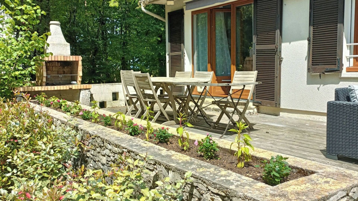 Plaimpied-Givaudins House | Gîte 9 persons La Maison du Bois, 10 minutes A71, 10 minutes Bourges