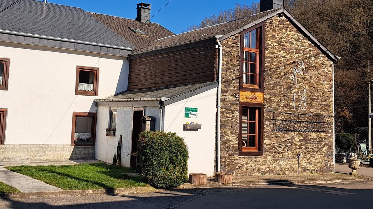 Maboge Cottage | Gîte au Fil de l'Ourthe à Maboge